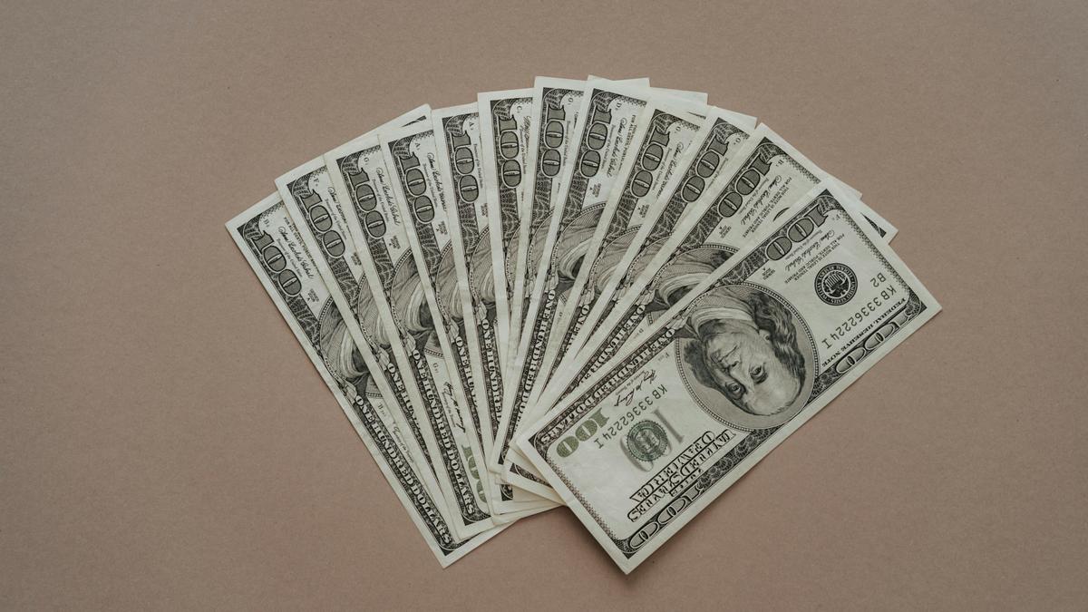 Money confusion illustration